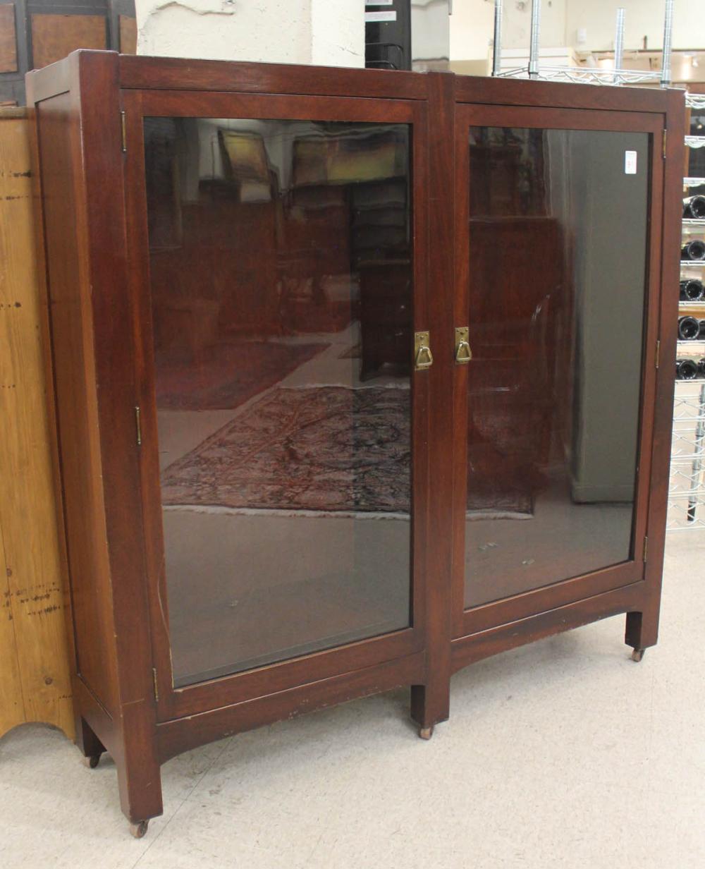 CRAFTSMAN STYLE MAHOGANY CABINET