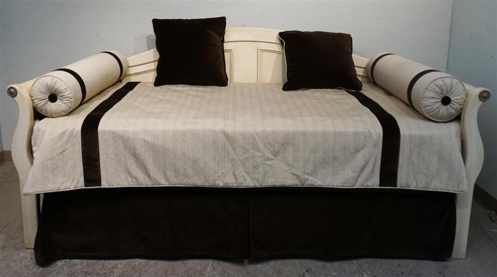 CREAM PAINTED WOOD DAYBED, L