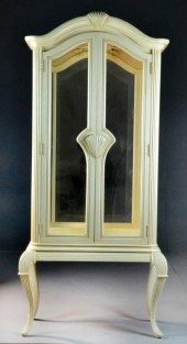 Cream ?tag?reCurved bonnet top