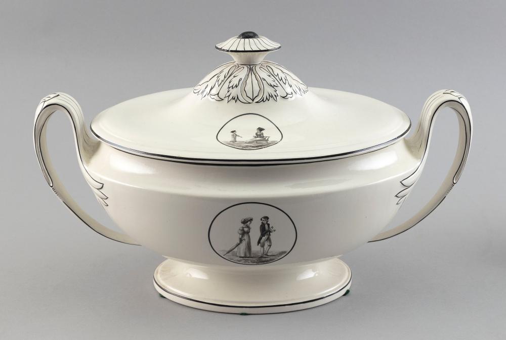 CREAMWARE COVERED SOUP TUREEN