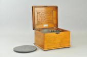 CRITERION MUSIC BOX Oak case i