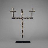 CROSS WITH STRAW APPLIQUéCross