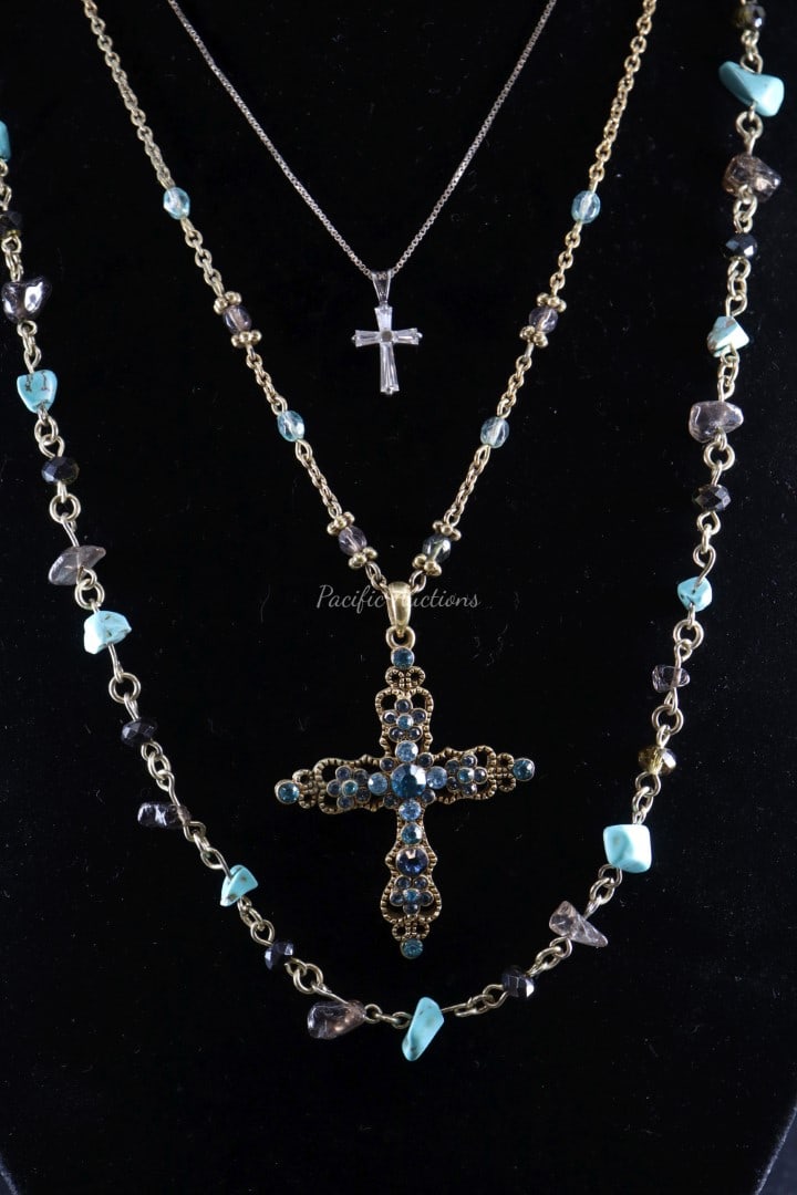 CROSSES AND CHIP STONE
