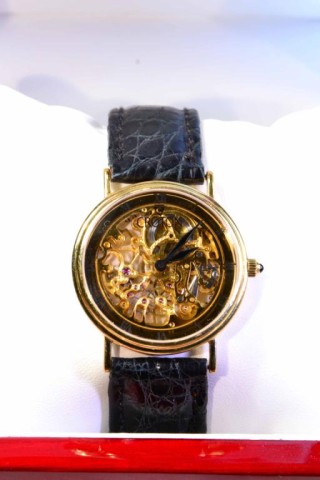 CROTON MEN'S 18 K GOLD