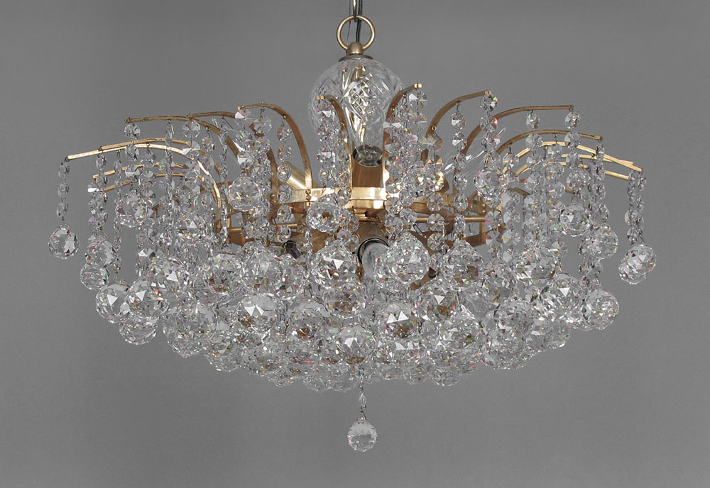 CRYSTAL CHANDELIER: 6 light faceted