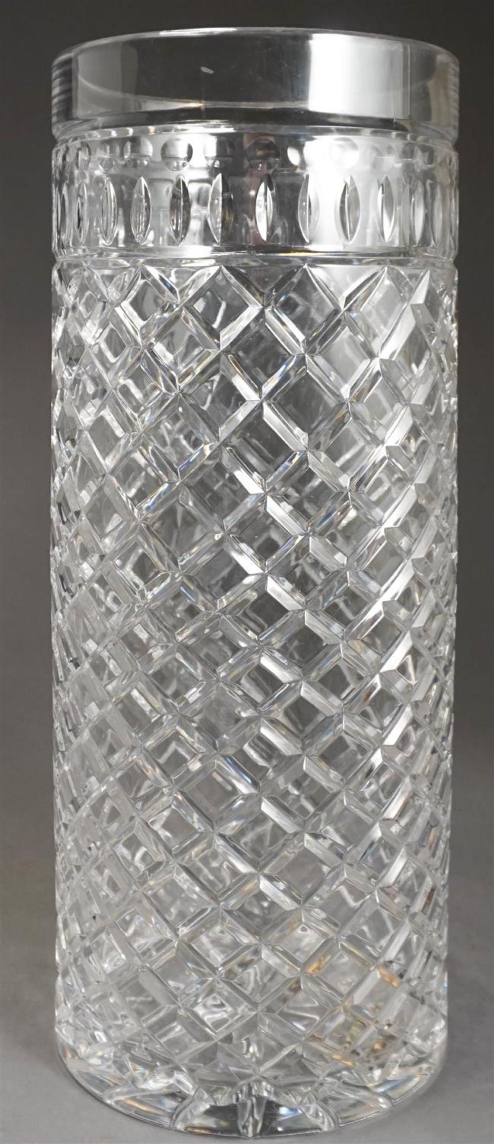 CRYSTAL CYLINDRICAL CENTER PIECE,