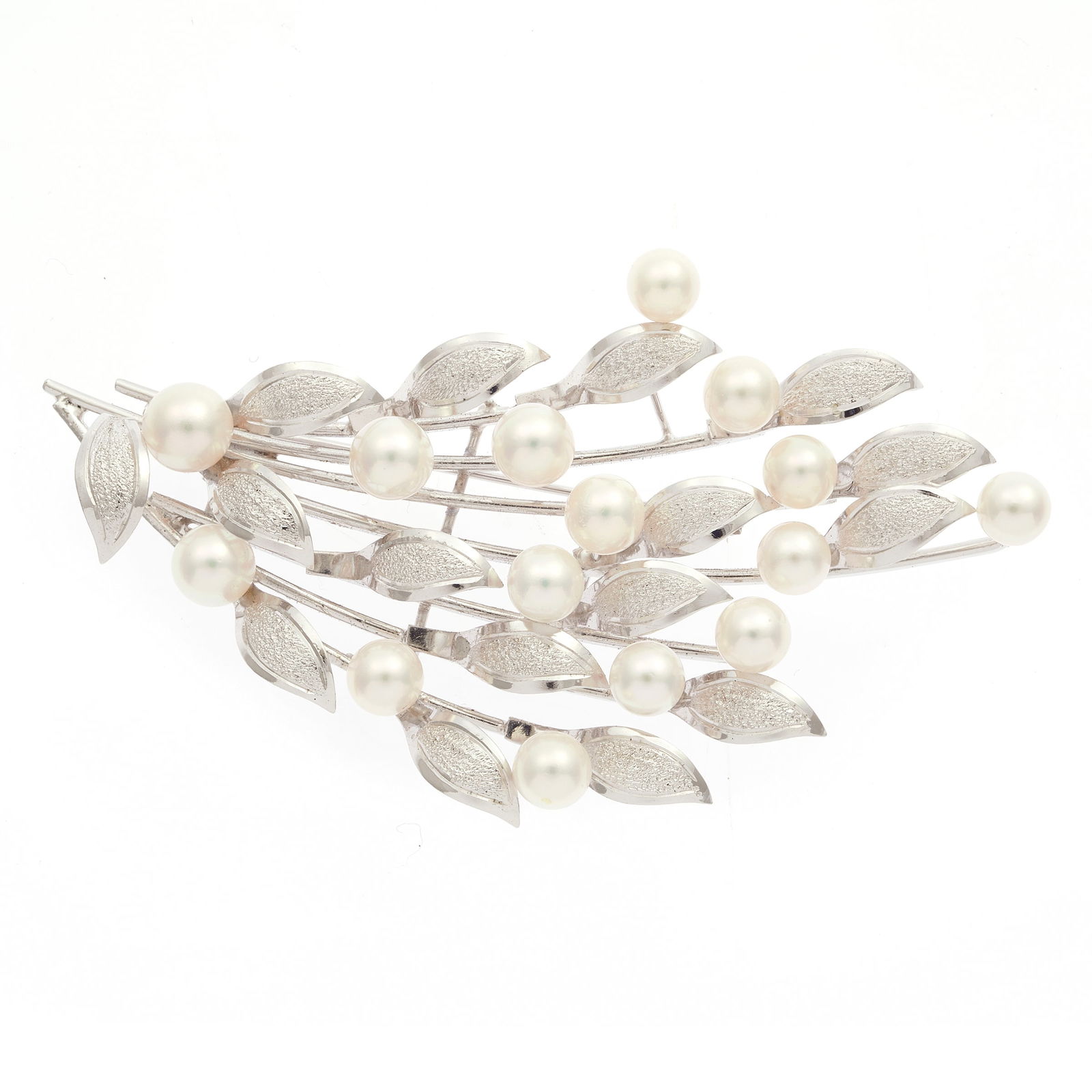 CULTURED PEARL, SILVER SPRAY