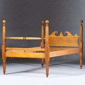 Curly Maple Cannonball Bed Ohi