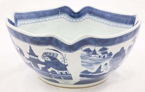 CURVED SQUARE CANTON SALAD BOWL,