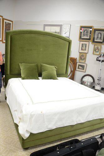CUSTOM UPHOLSTERY COVERED KING SIZE