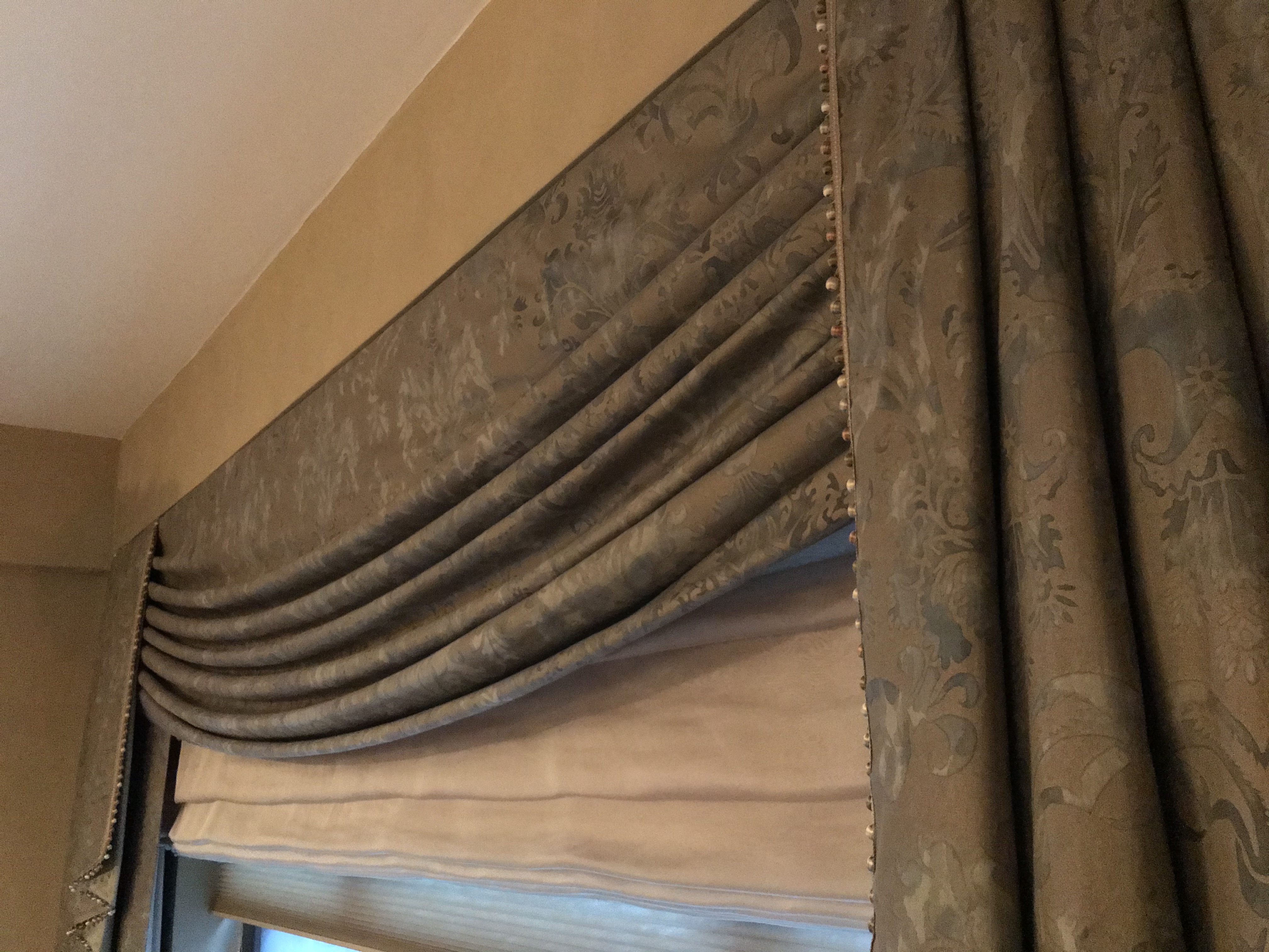 CUSTOM VALANCE & DRAPERY IN FORTUNY