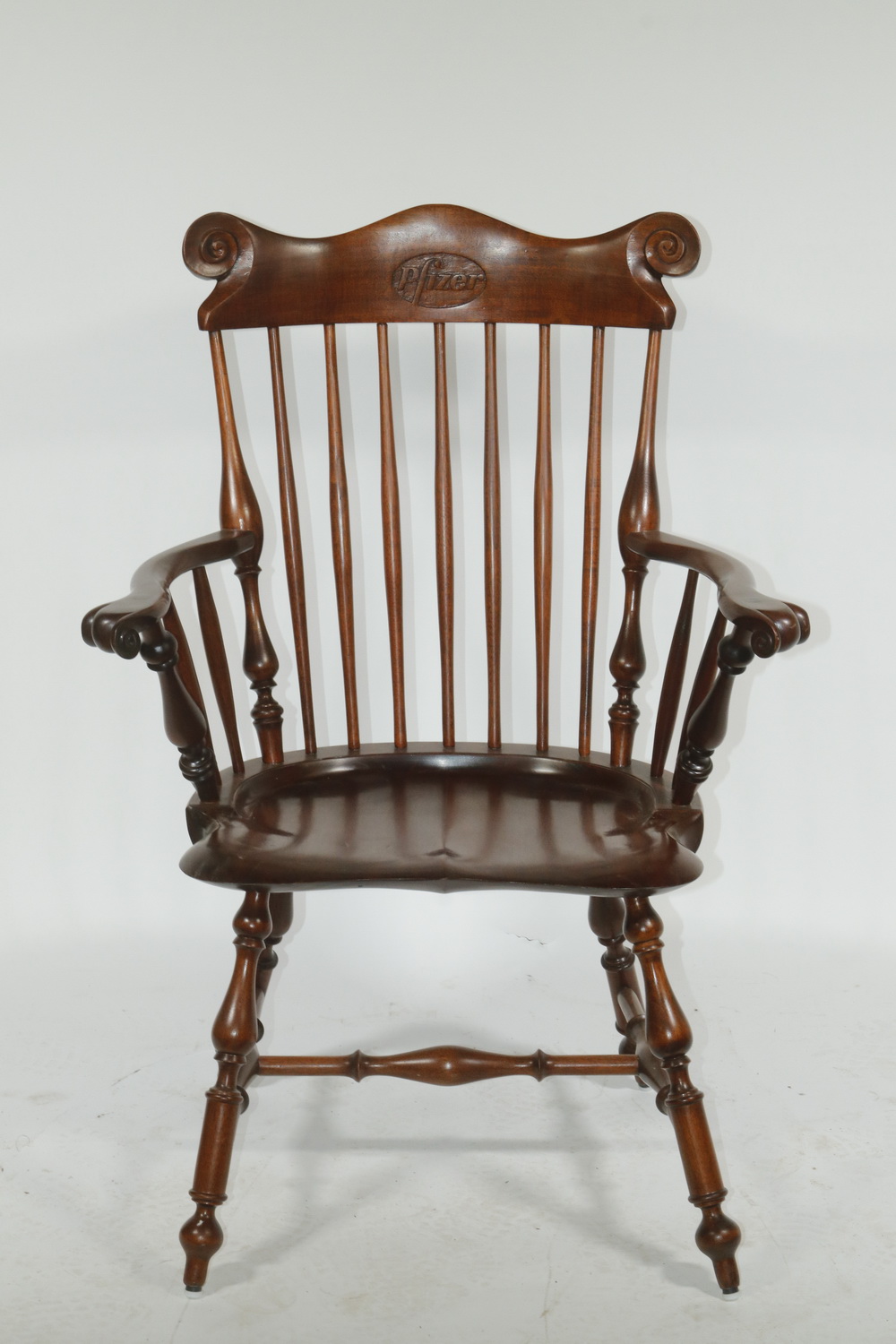 CUSTOM WINDSOR CHAIR Contemporary