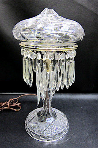 CUT CRYSTAL BOUDOIR TABLE LAMP