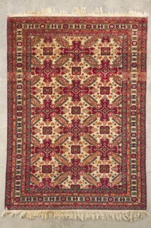 DAGHESTAN RUGShowing classic design