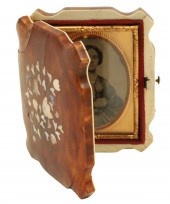 DAGUERREOTYPE FRAMED PORTRAIT