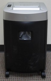 DAHLE CROSS-CUT PAPER SHREDDER