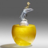 Dale Chihuly. Putto Sitting on
