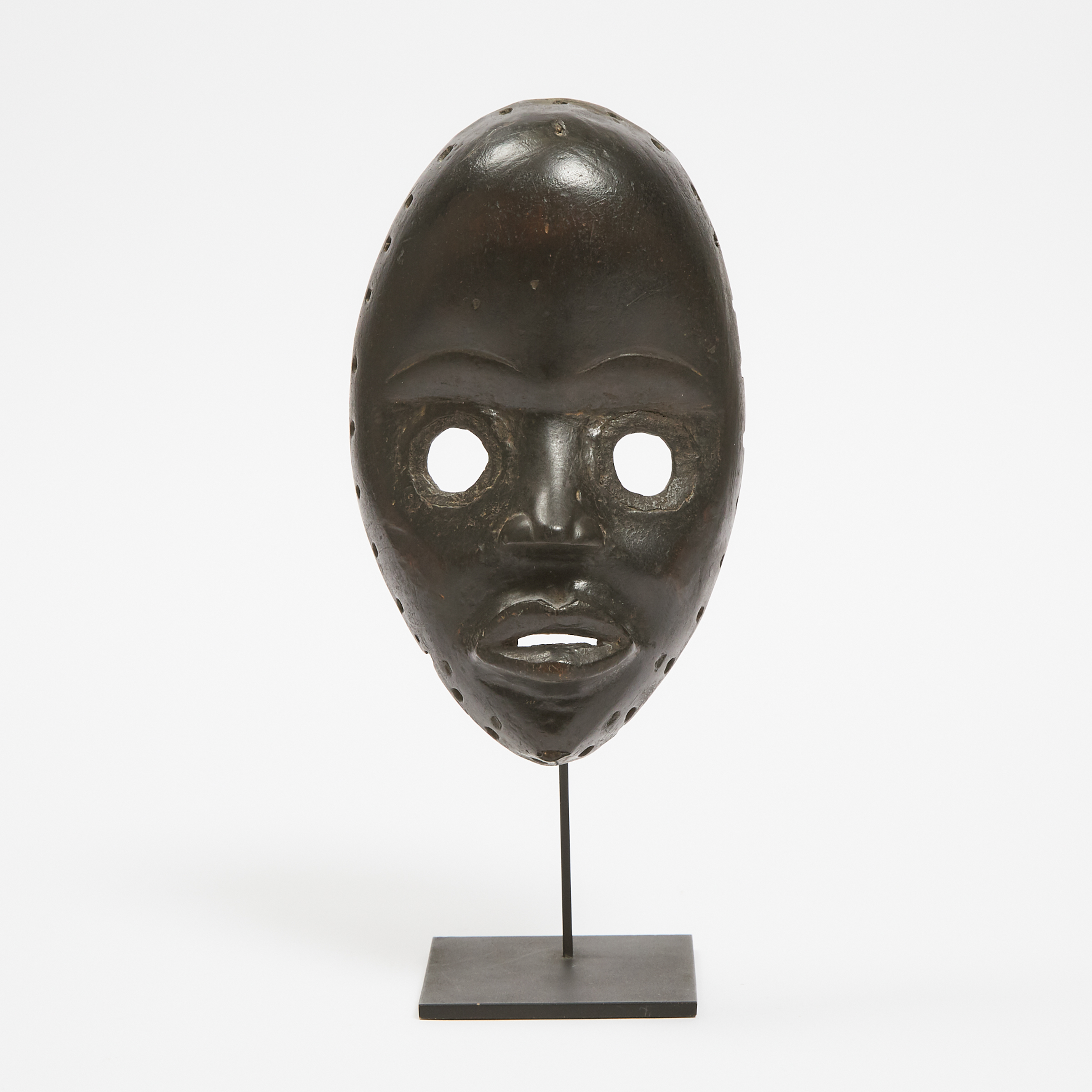 Dan Gunye Ge Mask, Ivory