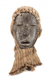 DAN PEOPLES CARVED WOODEN MASK