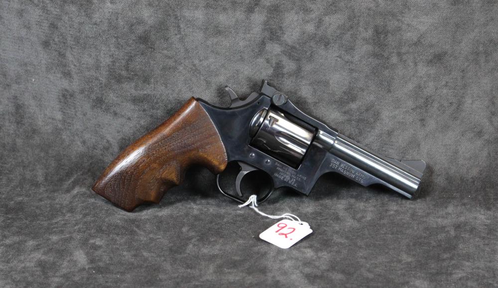 DAN WESSON ARMS MODEL 15 DOUBLE