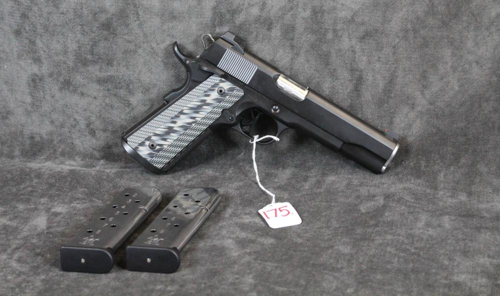 DAN WESSON "VALOR" SEMI AUTOMATIC