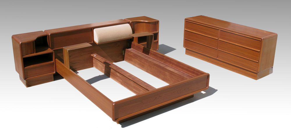 DANISH MODERN BEDROOM SET: Kibael
