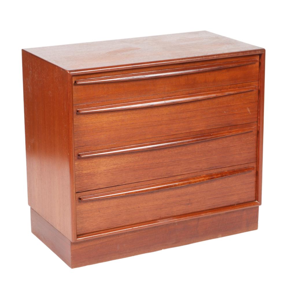 DANISH MODERN MCM FOUR DRAWER