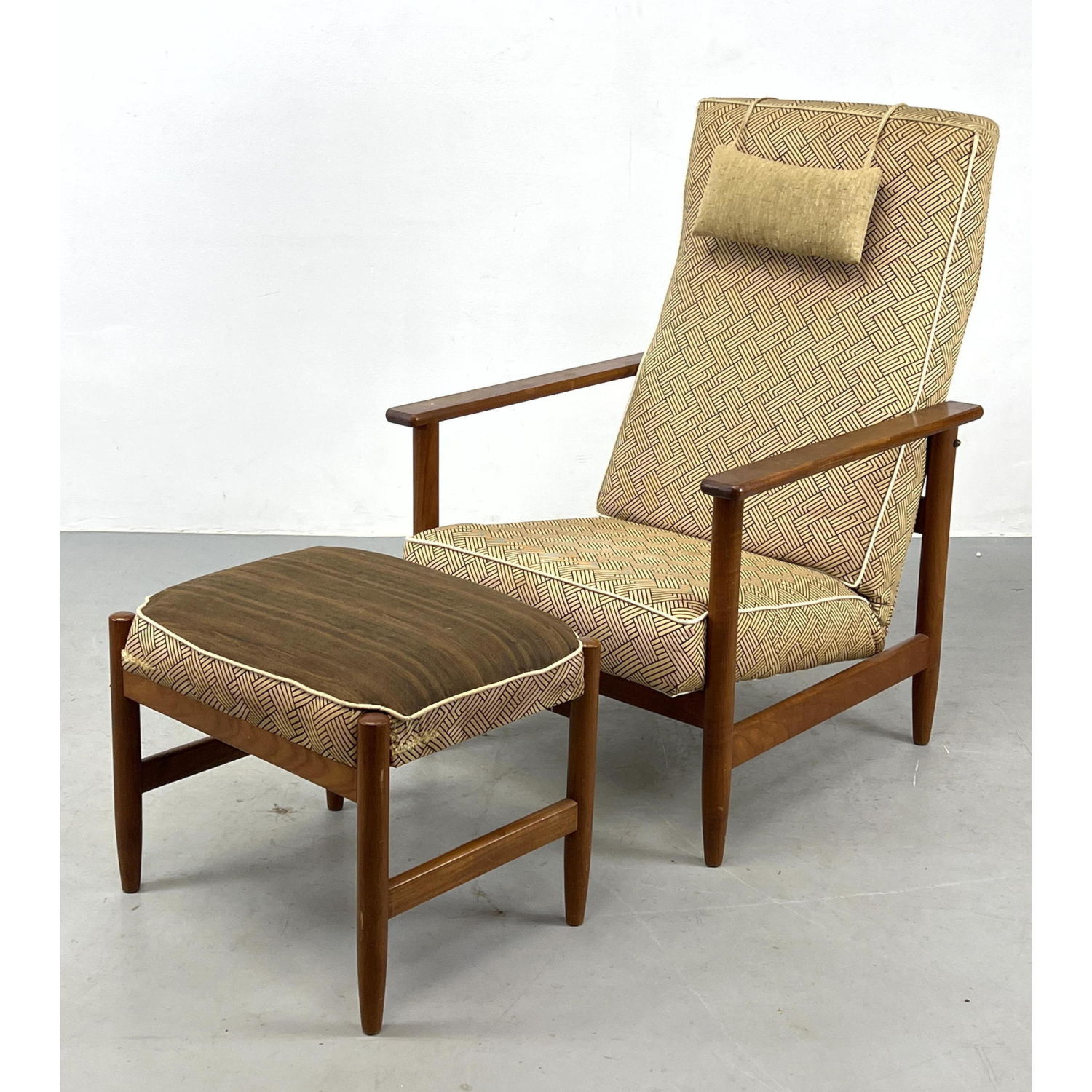 Danish Modern Teak reclining lounge
