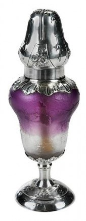 DAUM CAMEO GRISAILLE GLASS AND