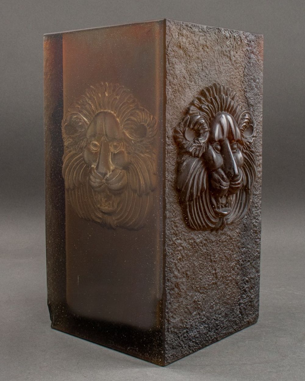 DAUM FRANCE LION PATE DE VERRE VASE