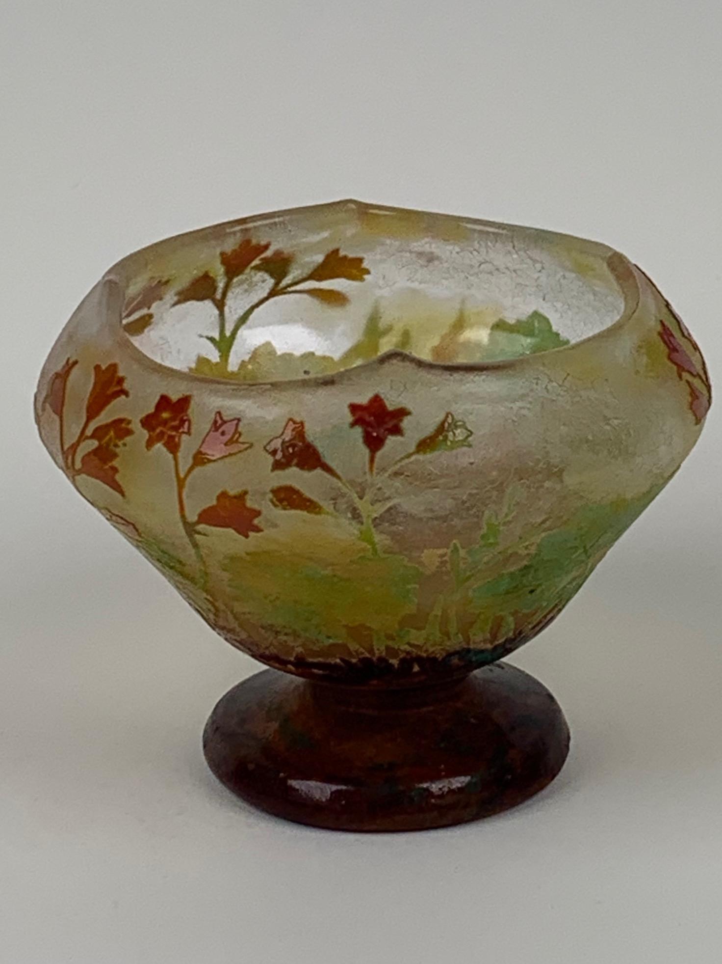 DAUM NANCY CAMEO ART GLASS FOOTED