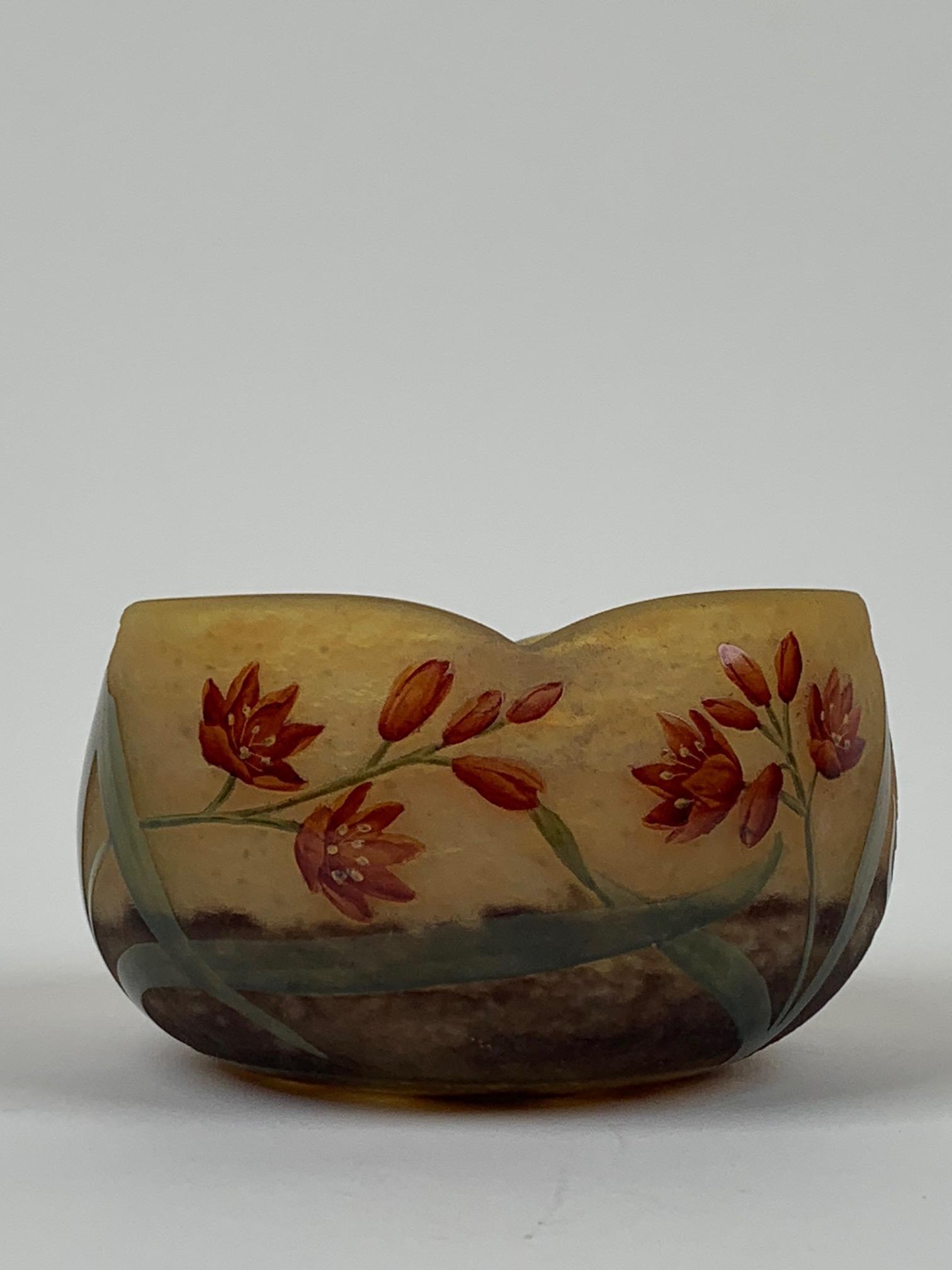 DAUM NANCY CAMEO ENAMELED ART GLASS