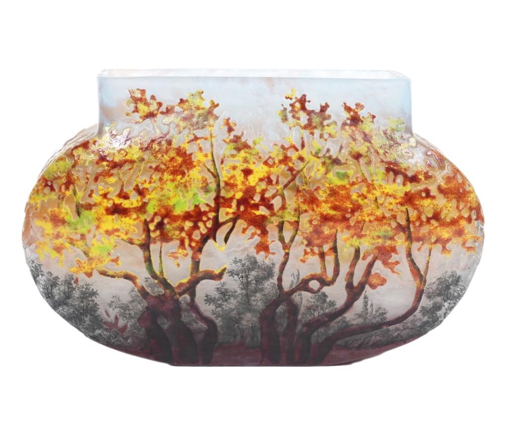DAUM NANCY CAMEO GLASS PILLOW