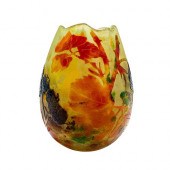 DAUM NANCY CAMEO GLASS SMALL V