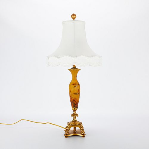 DAUM NANCY CAMEO LAMP WITH