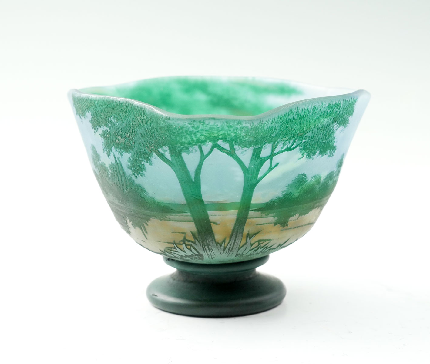 DAUM NANCY SPRING SCENE ART GLASS