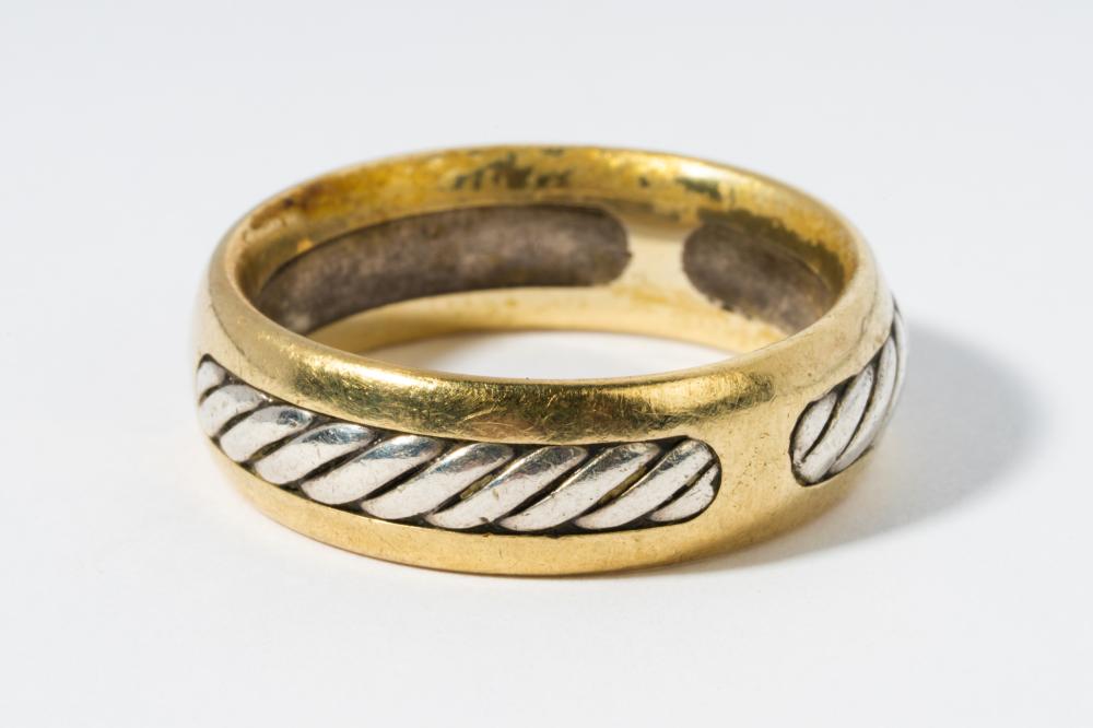 DAVID YURMAN 18 KARAT YELLOW GOLD