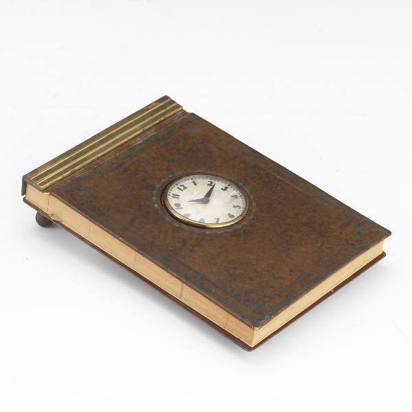 DAY CALENDAR OF AN OFFICER ON THE