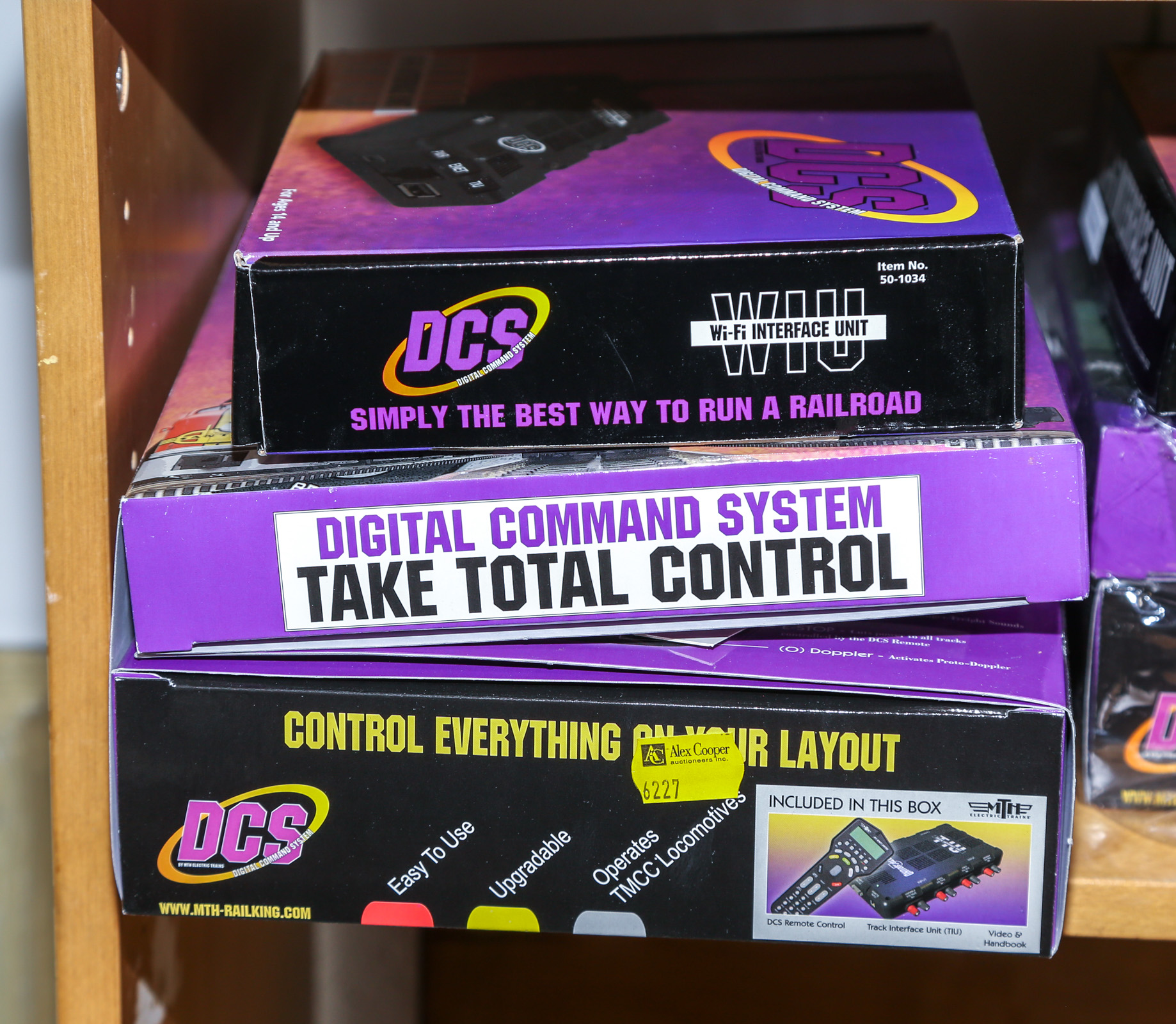 DCS BY MTH ELECTRIC TRAINS