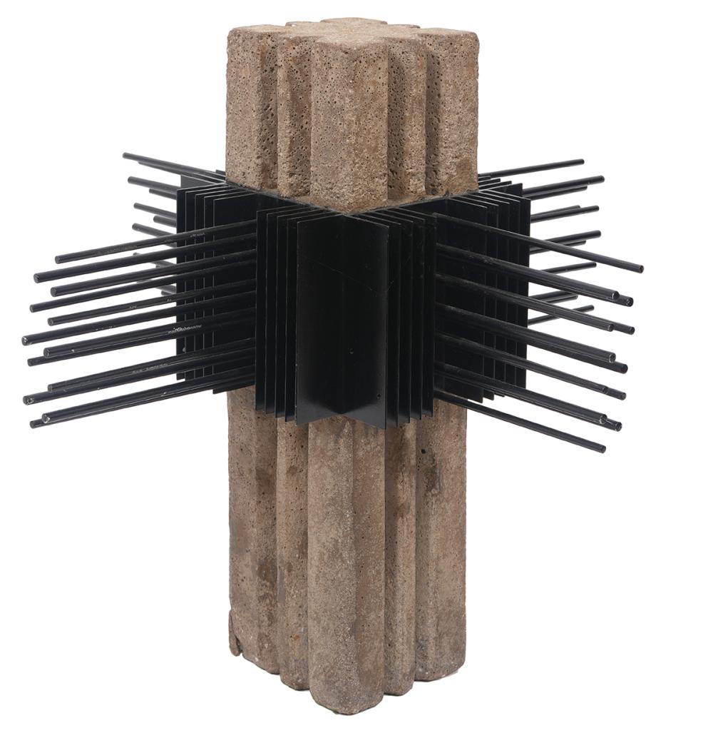 DE LOS HEROS 1983 BRUTALIST