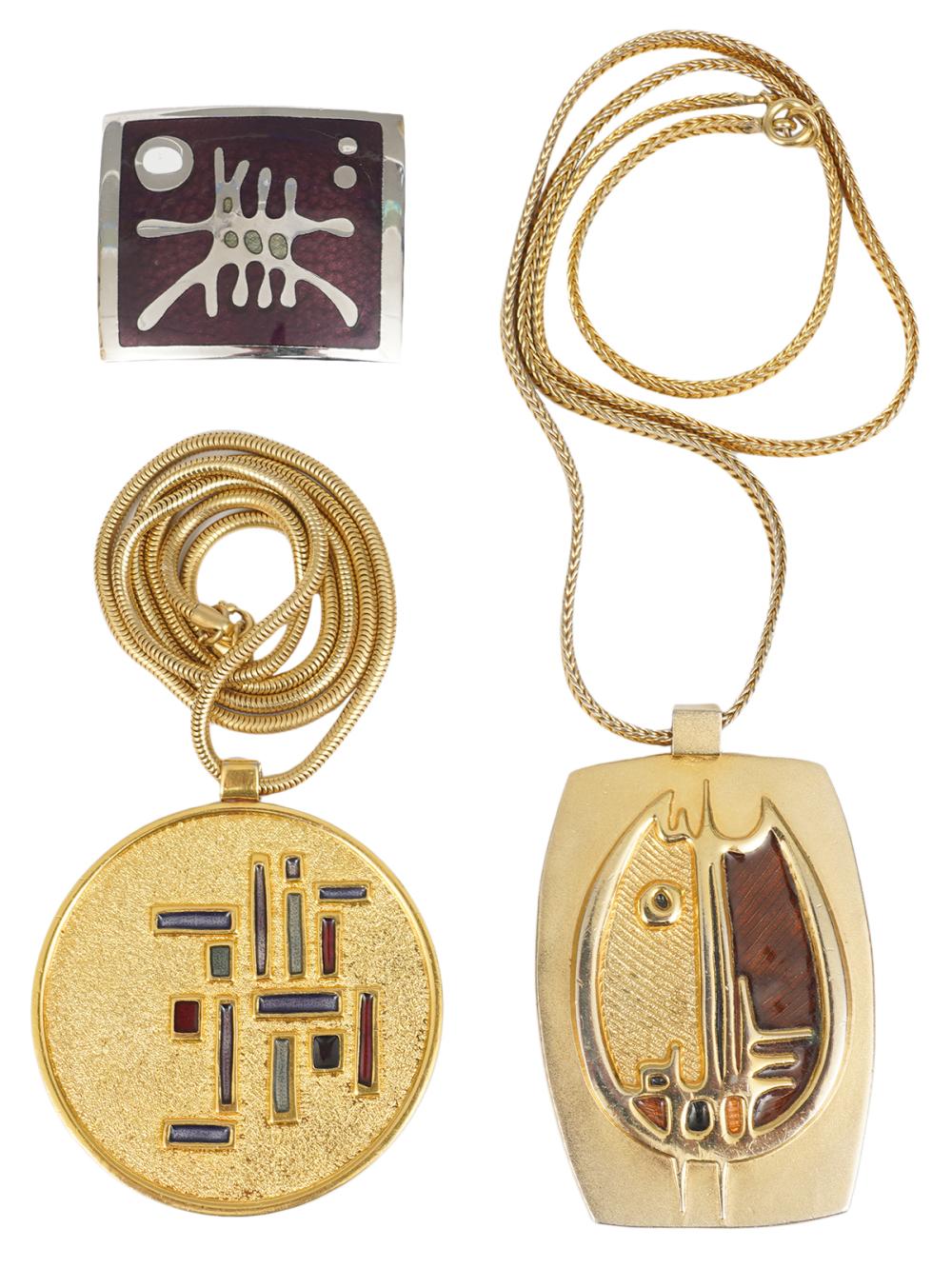 DE PASSILLE GOLD PENDANTS AND