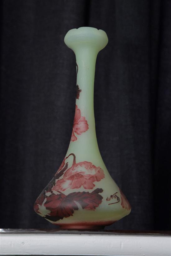 DE VEZ CAMEO GLASS VASE. Tapered