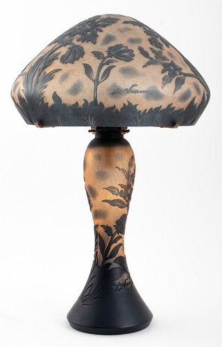 DE VIANNE FRENCH CAMEO GLASS LAMPDe