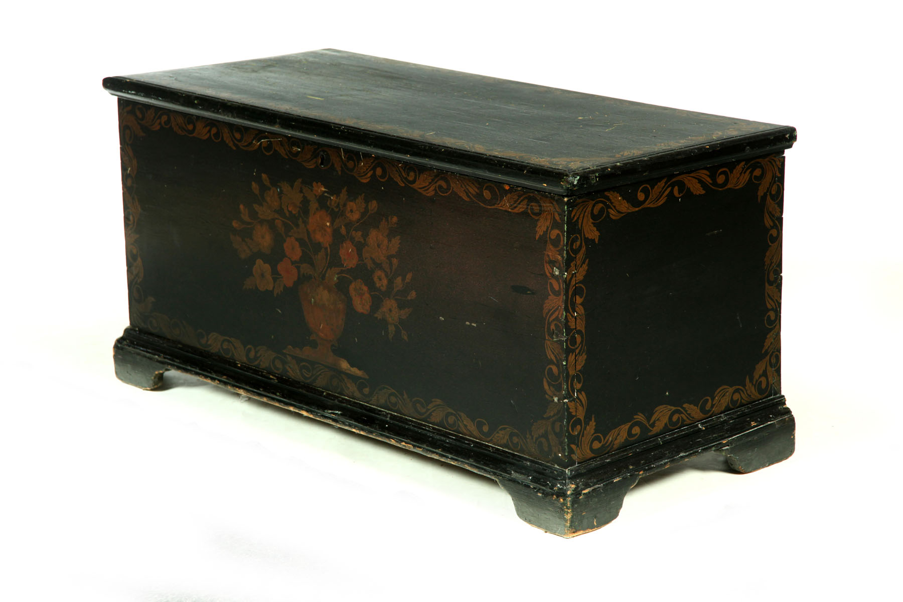 DECORATED BLANKET CHEST. 
