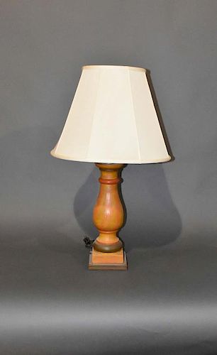 DECORATED WOODEN COLUMN LAMP GUS