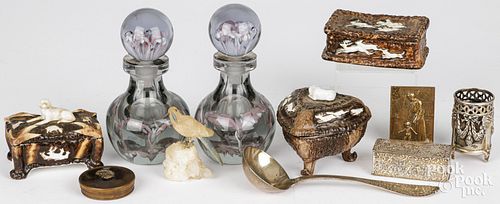 DECORATIVE ACCESSORIESDecorative