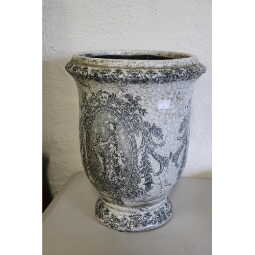 Decorative garden urn, 38 cm high x