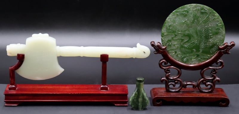 DECORATIVE JADE GROUPING.