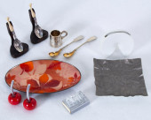 DECORATIVE OBJECTS: METALS & P