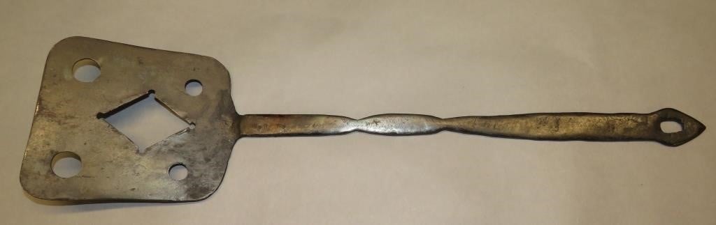 DECORATIVE PIERCED WROUGHT IRON PIE